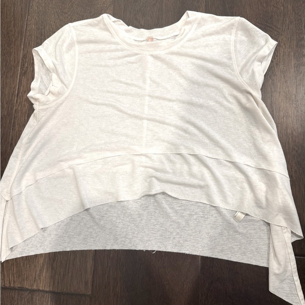 Free People Movement flowy top! 🤍